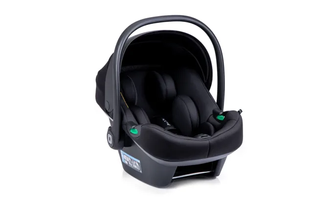 MOON Babyschale LOLA in Schwarz, Schrägansicht